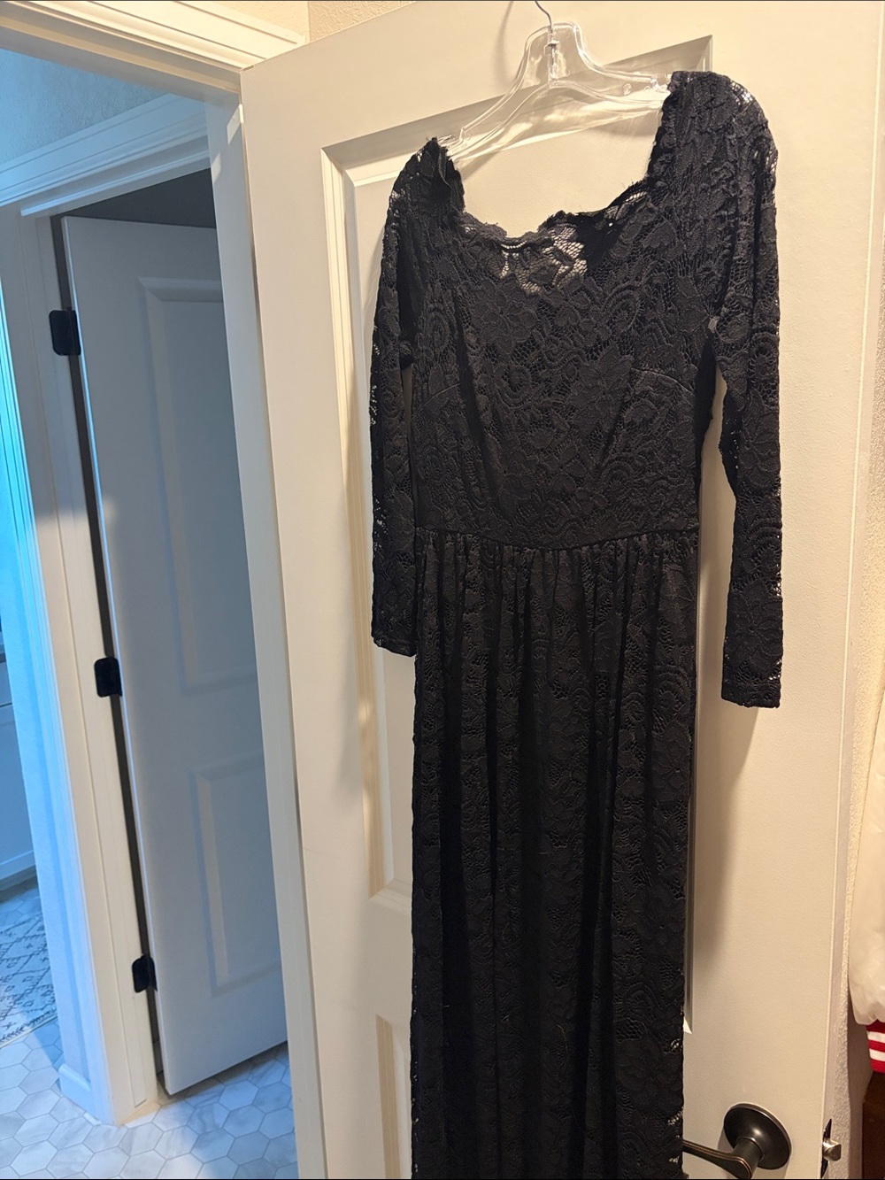 Miusol Black Lace Long Sleeve Maxi Gown